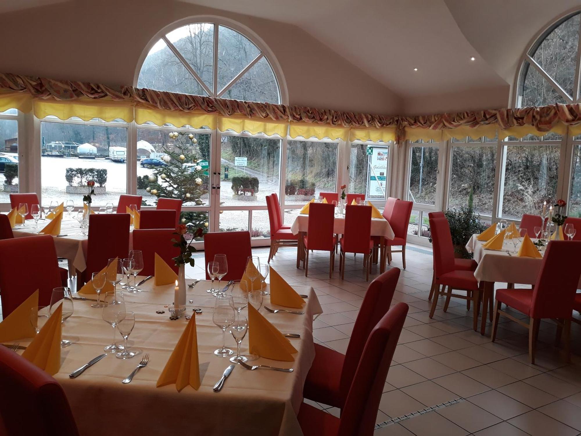 Hotel Goldbaechel Wachenheim an der Weinstrasse Bagian luar foto