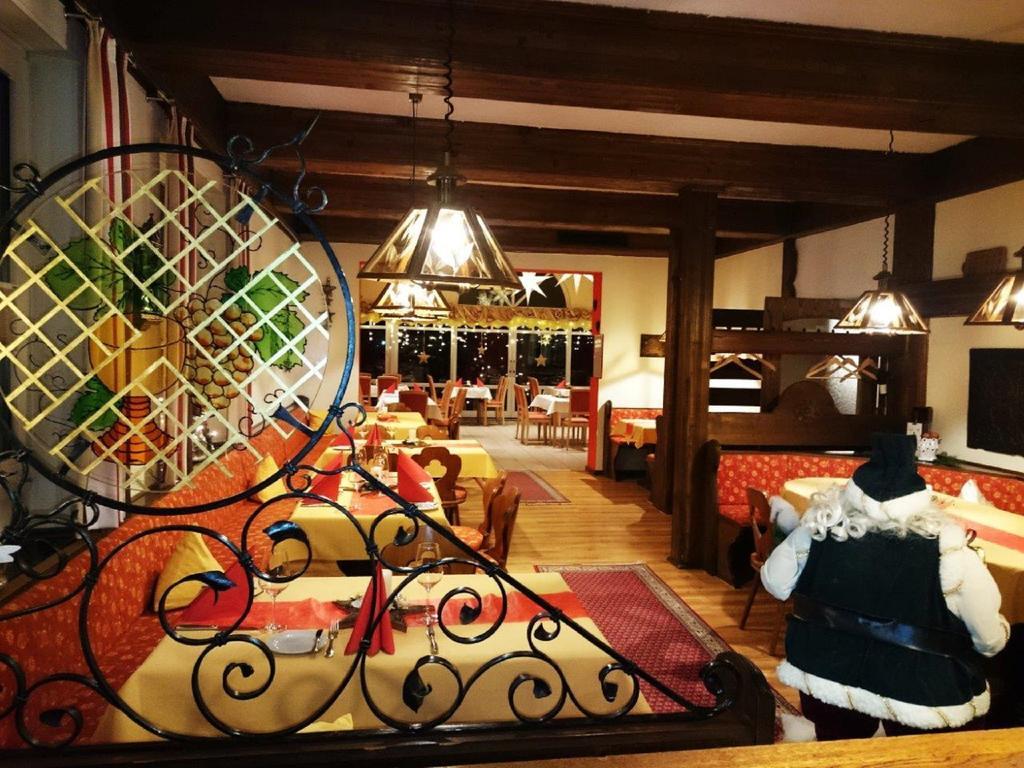 Hotel Goldbaechel Wachenheim an der Weinstrasse Bagian luar foto